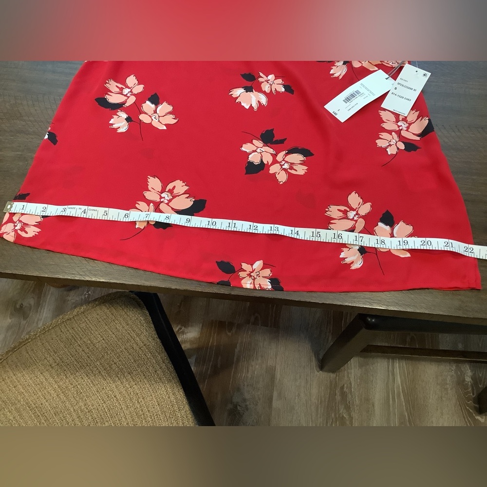 Liz Claiborne Red and Black Floral Blouse - Picture 8 of 8